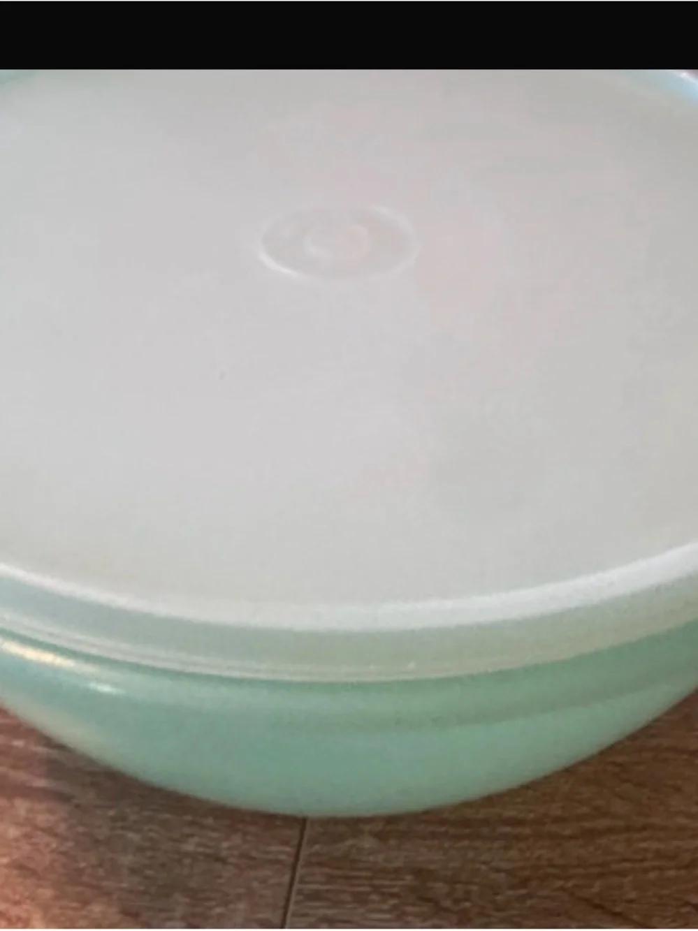 Tupperware Seafoam Green Mixing Bowl with Lid
